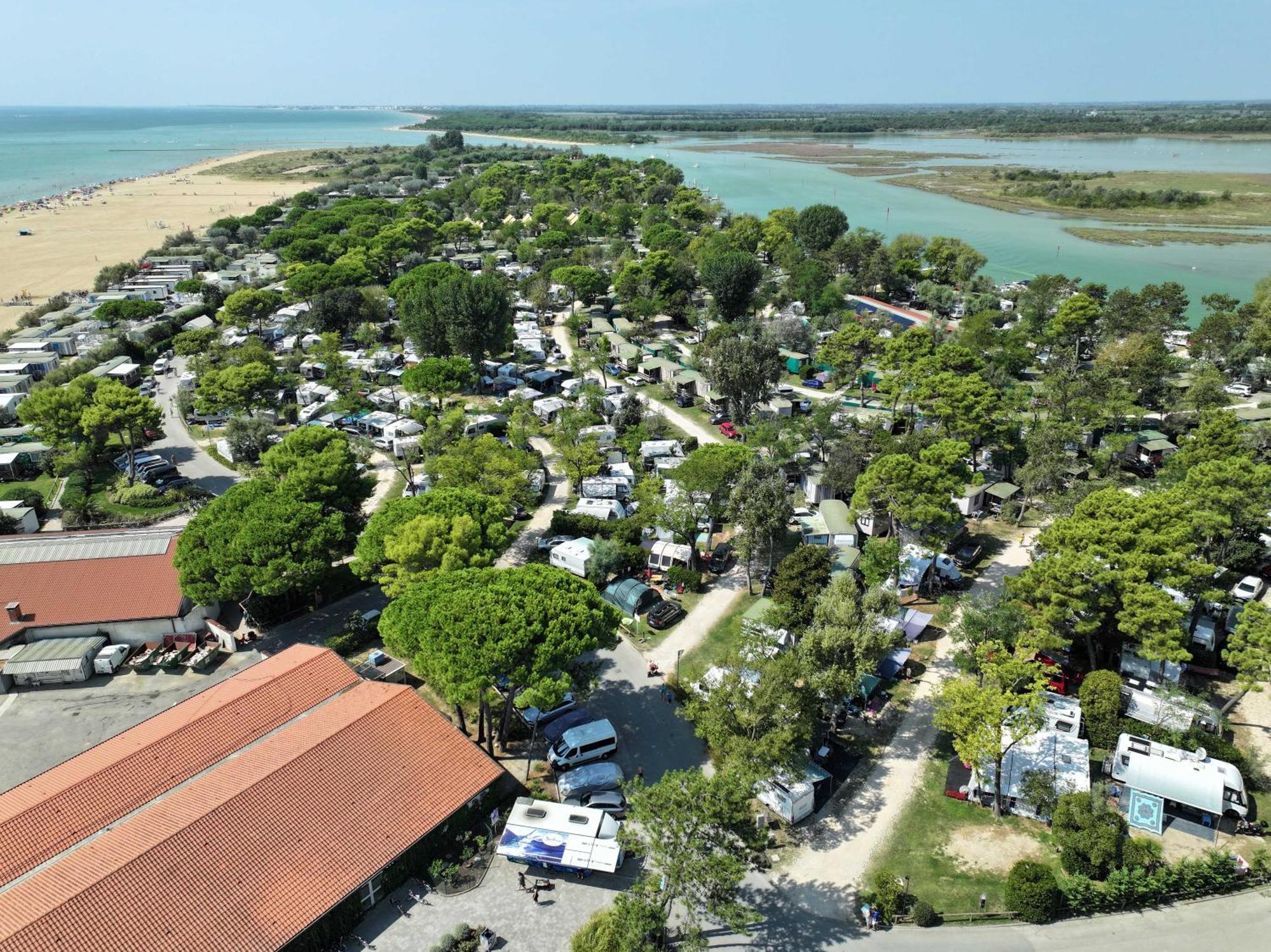 Camping Village Capalonga Бибионе Екстериор снимка
