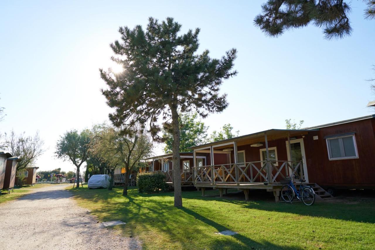 Camping Village Capalonga Бибионе Екстериор снимка