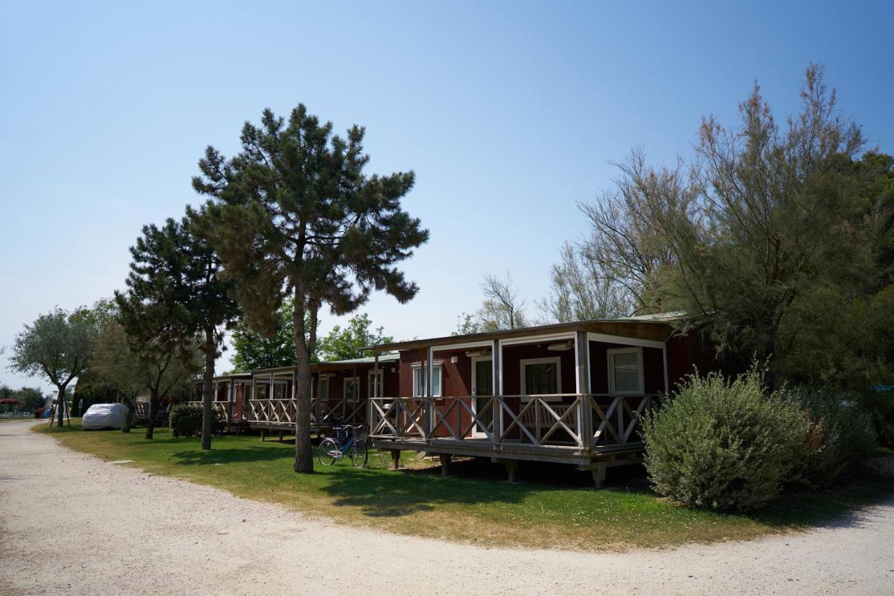 Camping Village Capalonga Бибионе Екстериор снимка